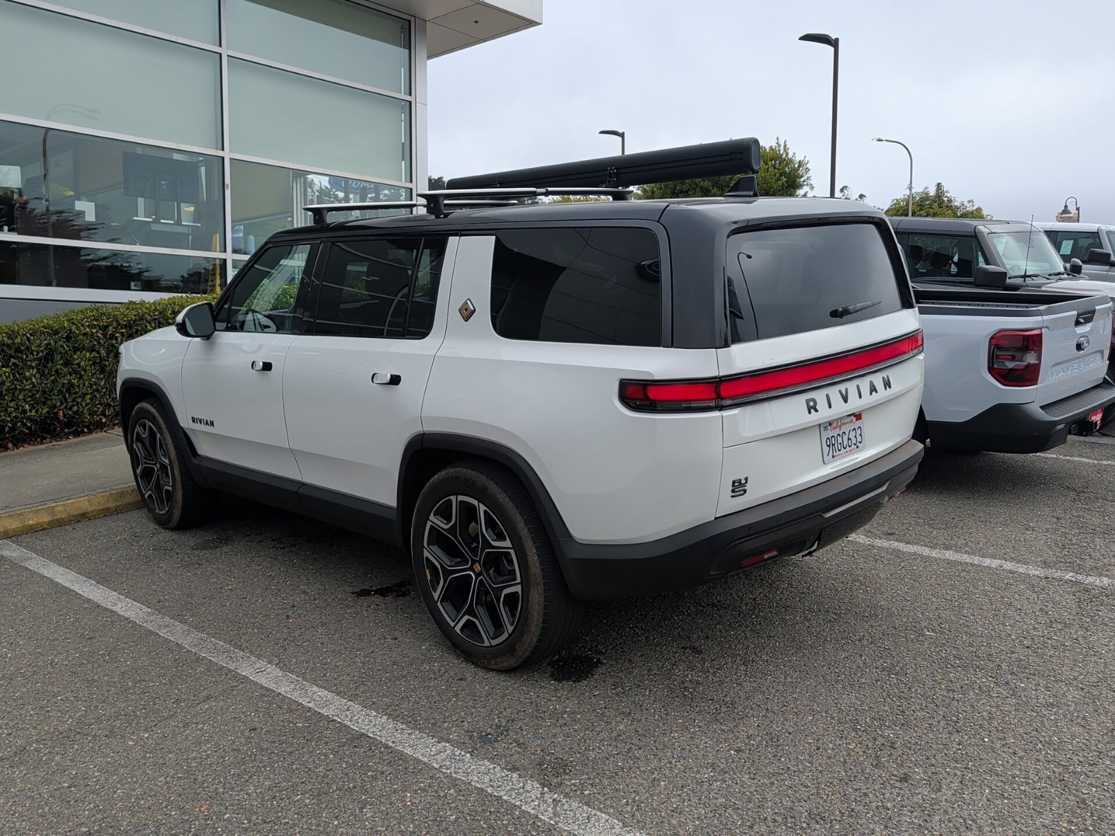 Used 2025 Rivian R1S Adventure Dual AWD/4WD image 5