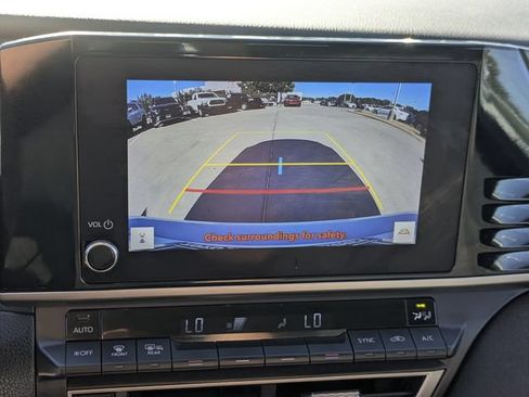 Used 2025 Toyota Camry SE FWD image 18