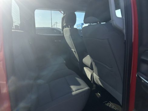 Used 2018 Chevrolet Silverado 1500 Custom w/ Custom Value Package image 4