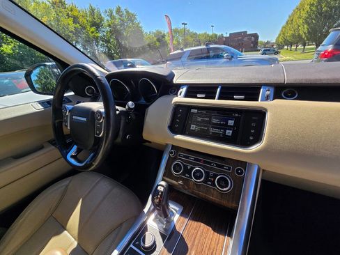Used 2016 Land Rover Range Rover Sport HSE image 37