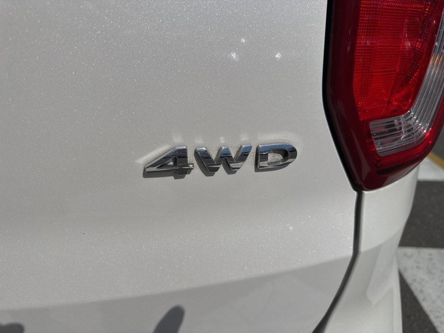Used 2019 Ford Explorer XLT w/ Equipment Group 202A AWD/4WD image 48