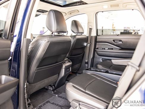 Used 2022 Nissan Pathfinder SL w/ SL Premium Package AWD/4WD image 33
