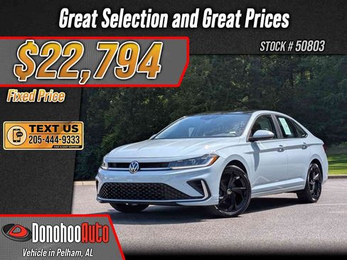 Used 2025 Volkswagen Jetta SE w/ Sunroof Package FWD image 1
