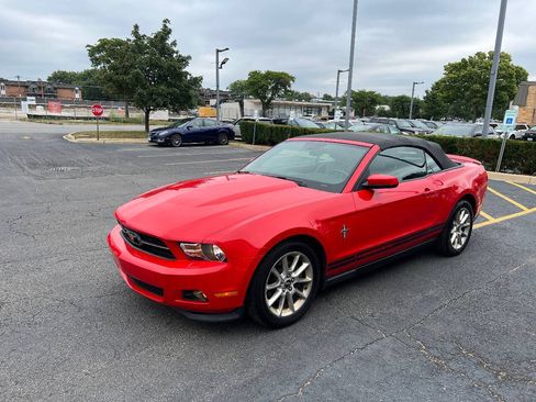 Used 2011 Ford Mustang Premium w/ 202A Rapid Spec Order Code RWD image 11