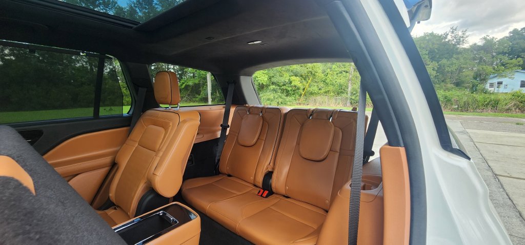 Used 2025 Lincoln Aviator Black Label w/ Jet Appearance Package AWD/4WD image 25