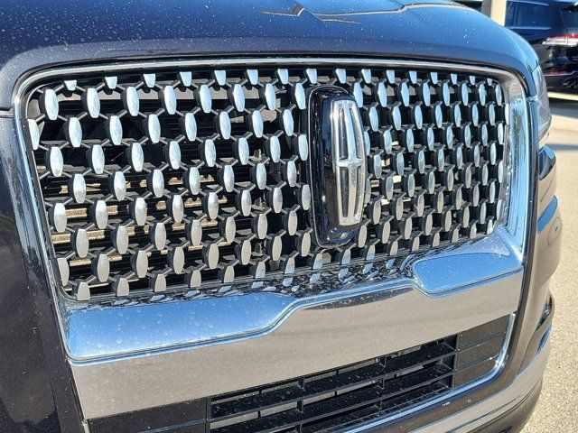Used 2024 Lincoln Navigator Black Label AWD/4WD image 7