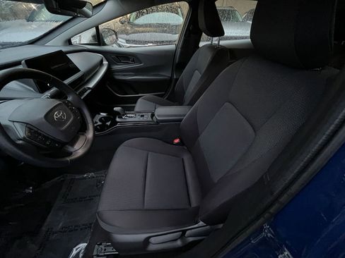 Used 2025 Toyota Prius LE image 27
