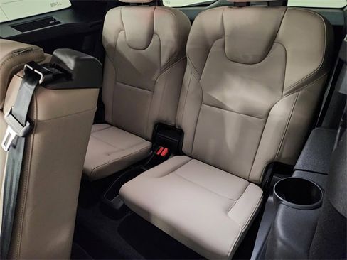 New 2025 Volvo XC90 B6 Core w/ Protection Package image 32