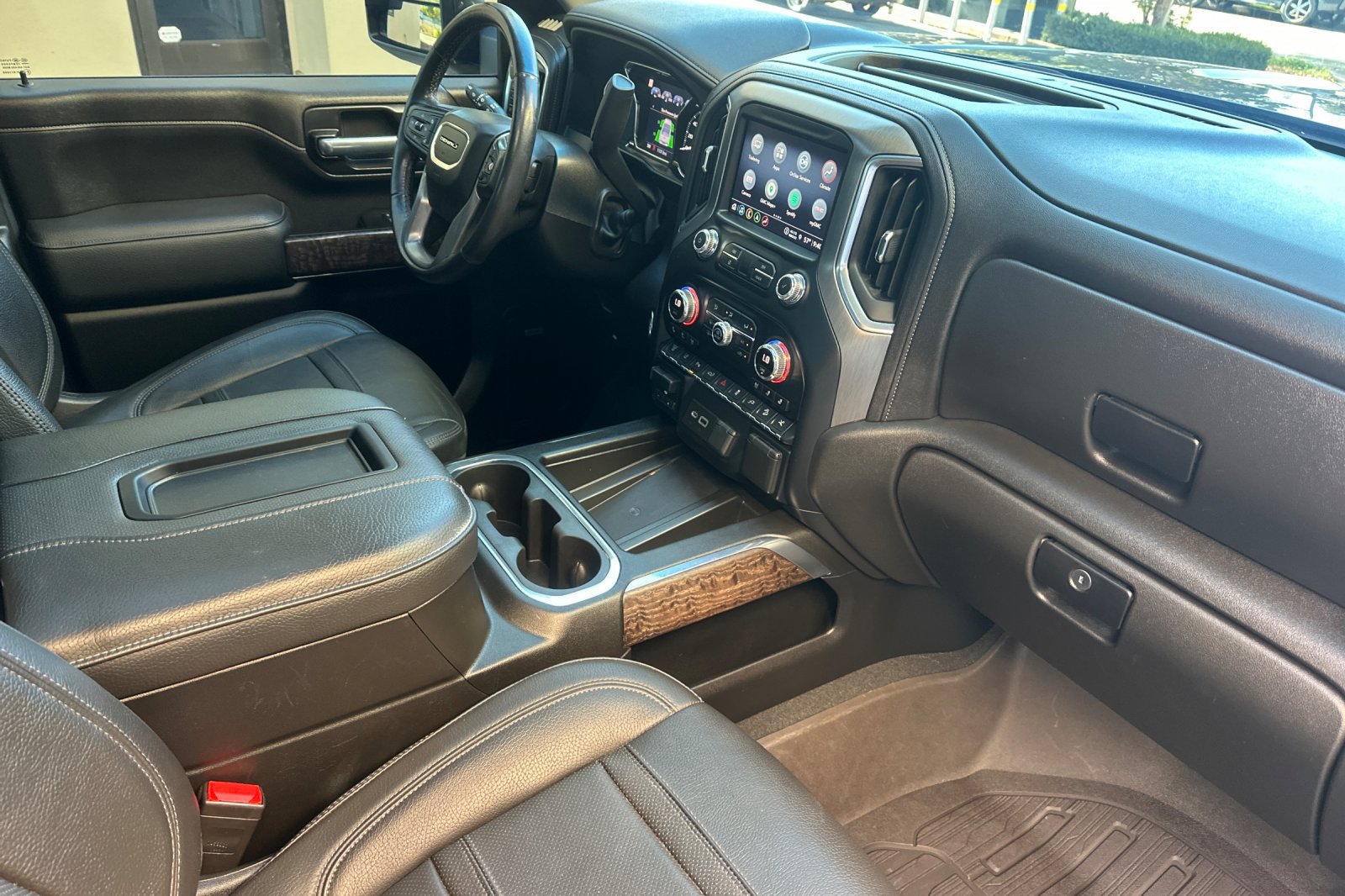 Used 2021 GMC Sierra 2500 Denali w/ Denali Ultimate Package AWD/4WD image 17