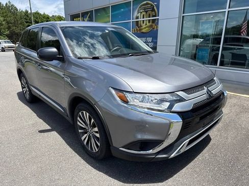 Used 2019 Mitsubishi Outlander ES FWD image 1