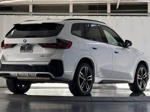 Used 2023 BMW X1 xDrive28i w/ M Sport Package AWD/4WD image 9