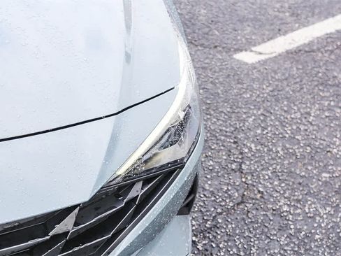 Used 2022 Hyundai Elantra SEL w/ Convenience Package image 13