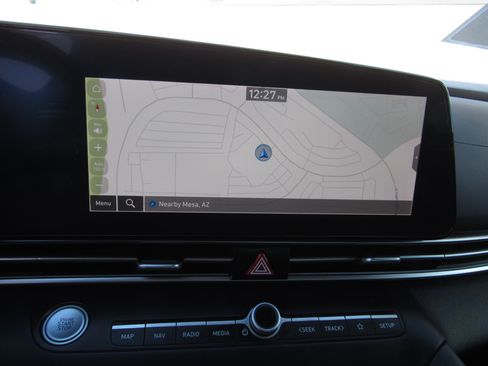 Used 2023 Hyundai Elantra Limited w/ Cargo Package image 18