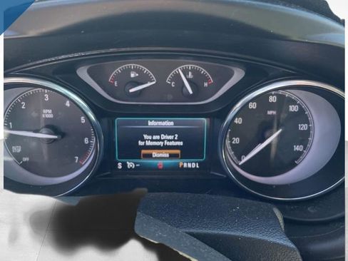 Used 2019 Buick Envision Essence image 1