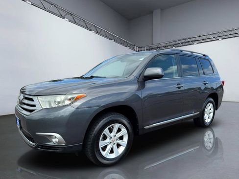 Used 2013 Toyota Highlander SE AWD/4WD image 11