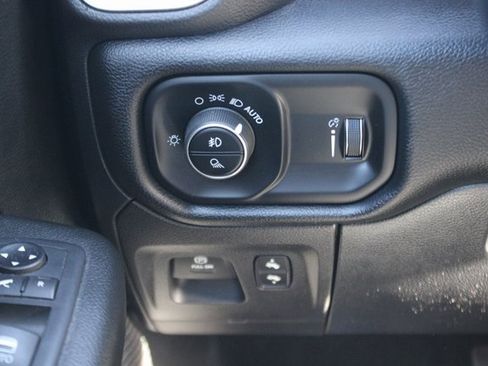 Used 2020 RAM 1500 Big Horn image 18