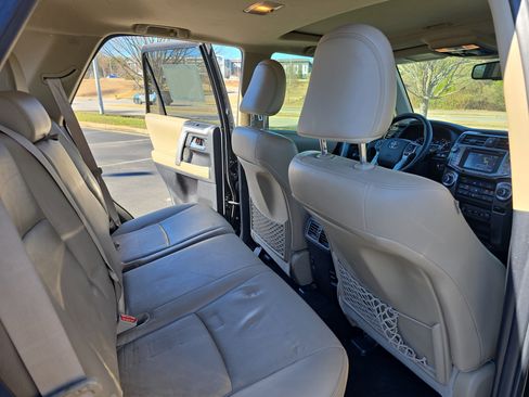 Used 2014 Toyota 4Runner Limited image 11