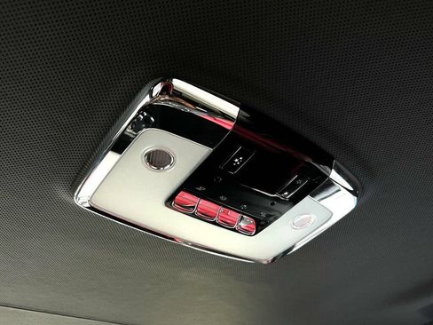 Used 2022 Rolls-Royce Cullinan Black Badge AWD/4WD image 21