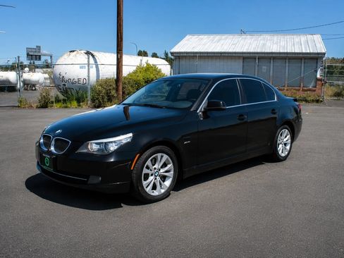 Used 2010 BMW 535i xDrive Sedan AWD/4WD image 3