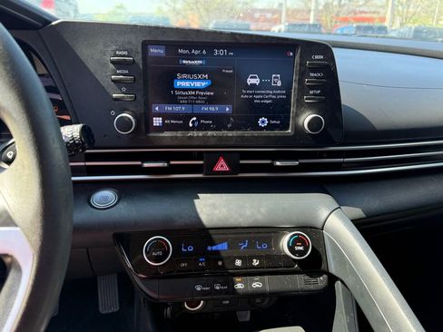 Used 2021 Hyundai Elantra SEL FWD image 18