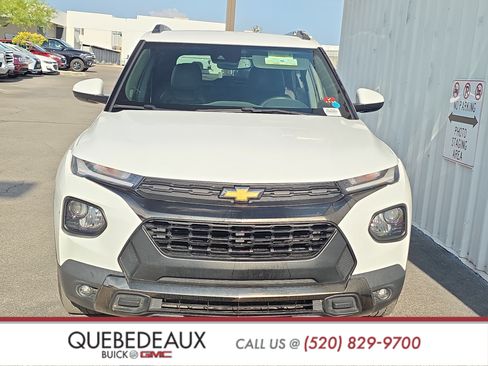 Used 2021 Chevrolet TrailBlazer ACTIV w/ Convenience Package FWD image 2