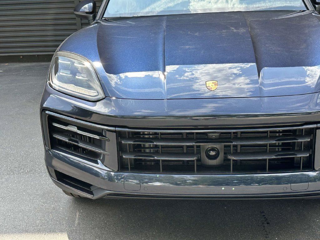 Used 2026 Porsche Cayenne AWD/4WD image 10
