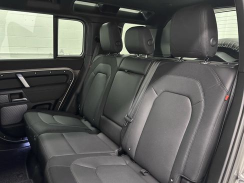 Used 2023 Land Rover Defender 110 X-Dynamic SE image 16