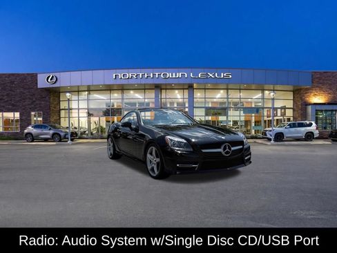 Used 2016 Mercedes-Benz SLK 300 image 3