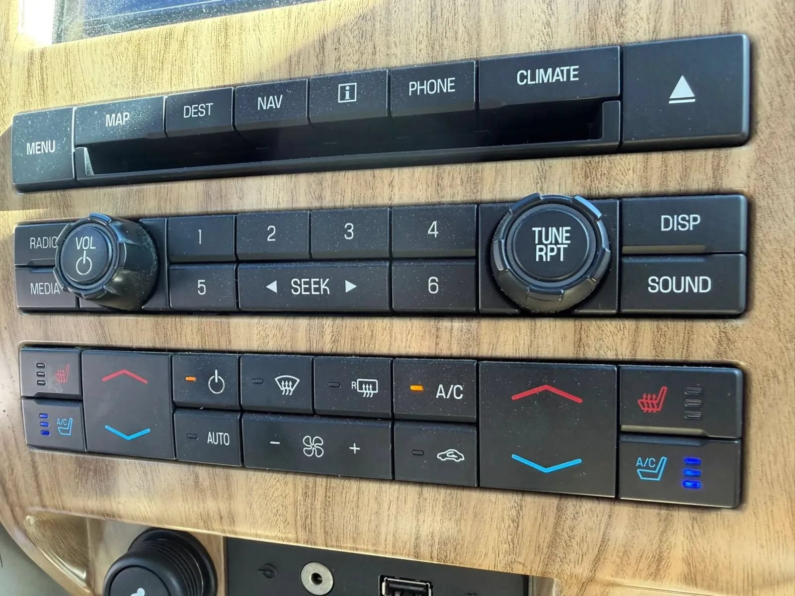 Used 2011 Ford F150 Lariat w/ Lariat Chrome Pkg AWD/4WD image 19