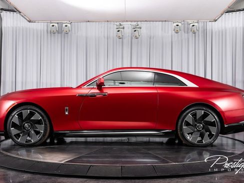Used 2024 Rolls-Royce Spectre w/ Spectre Launch Package image 10