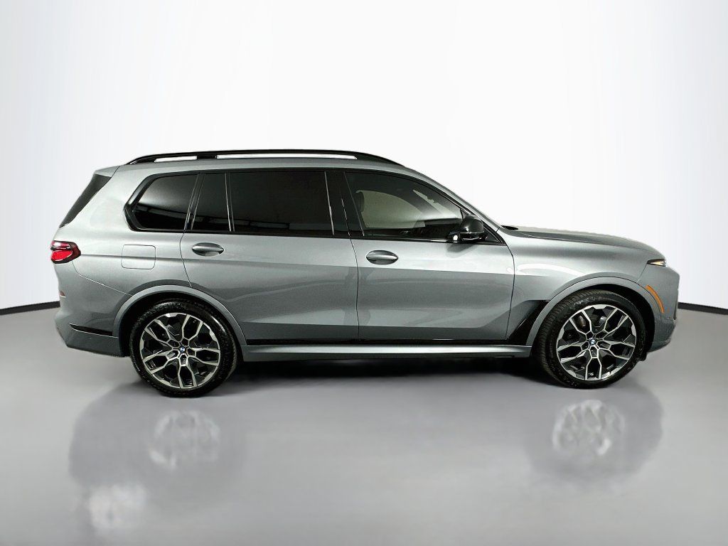 Used 2024 BMW X7 M60i w/ Executive Package AWD/4WD image 4