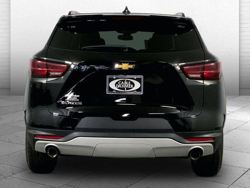 Used 2024 Chevrolet Blazer LT w/ Convenience Package FWD image 3
