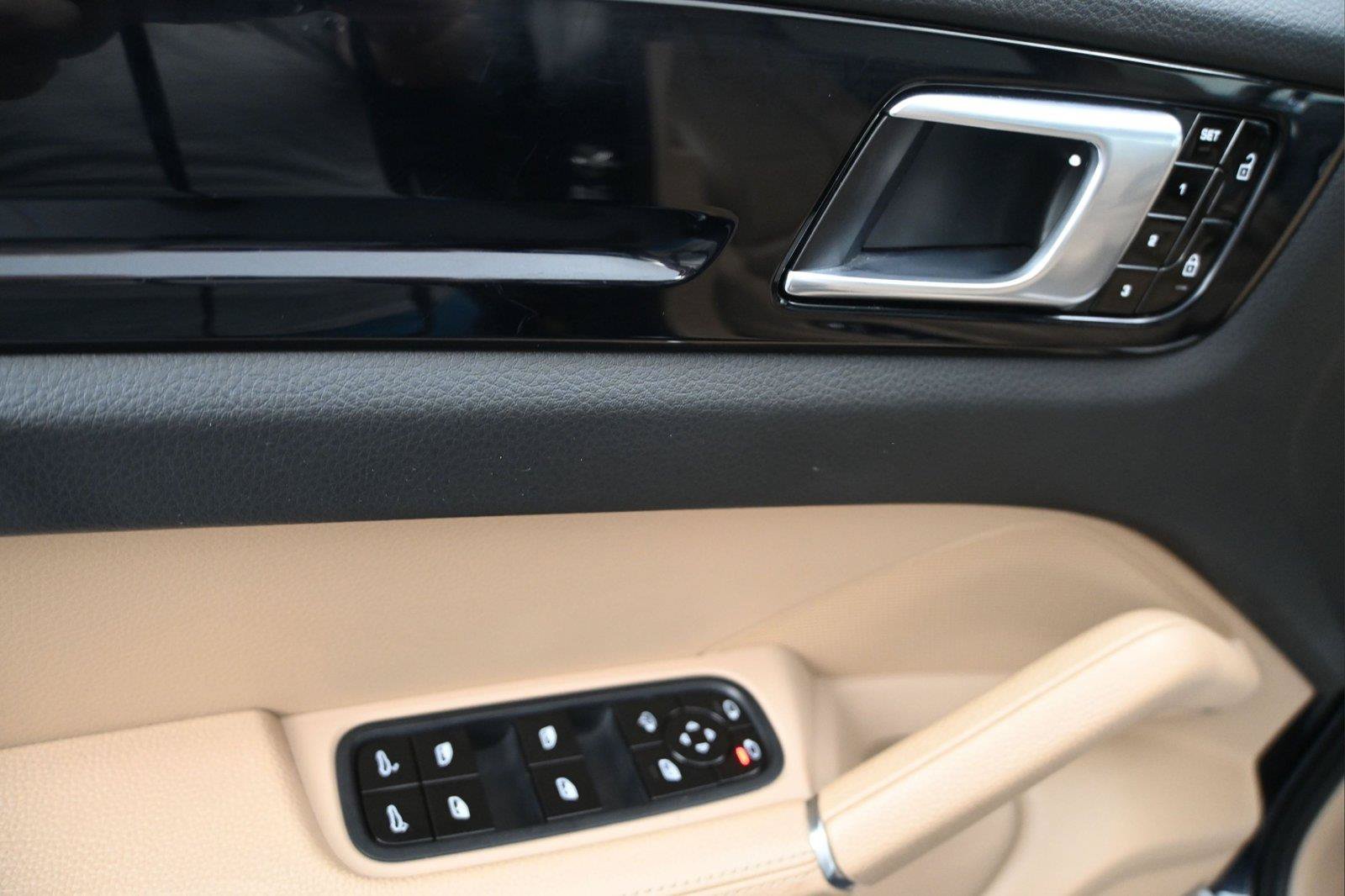 Used 2021 Porsche Cayenne AWD/4WD image 8