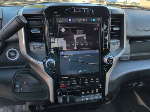 Used 2024 RAM 2500 Laramie AWD/4WD image 18