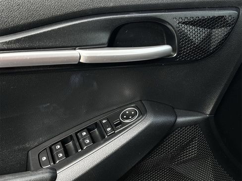 Used 2023 Kia Seltos LX image 21