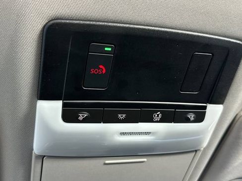 Used 2025 Nissan Altima 2.5 SV FWD image 30