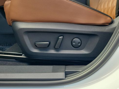 New 2026 Nissan Rogue Platinum image 16