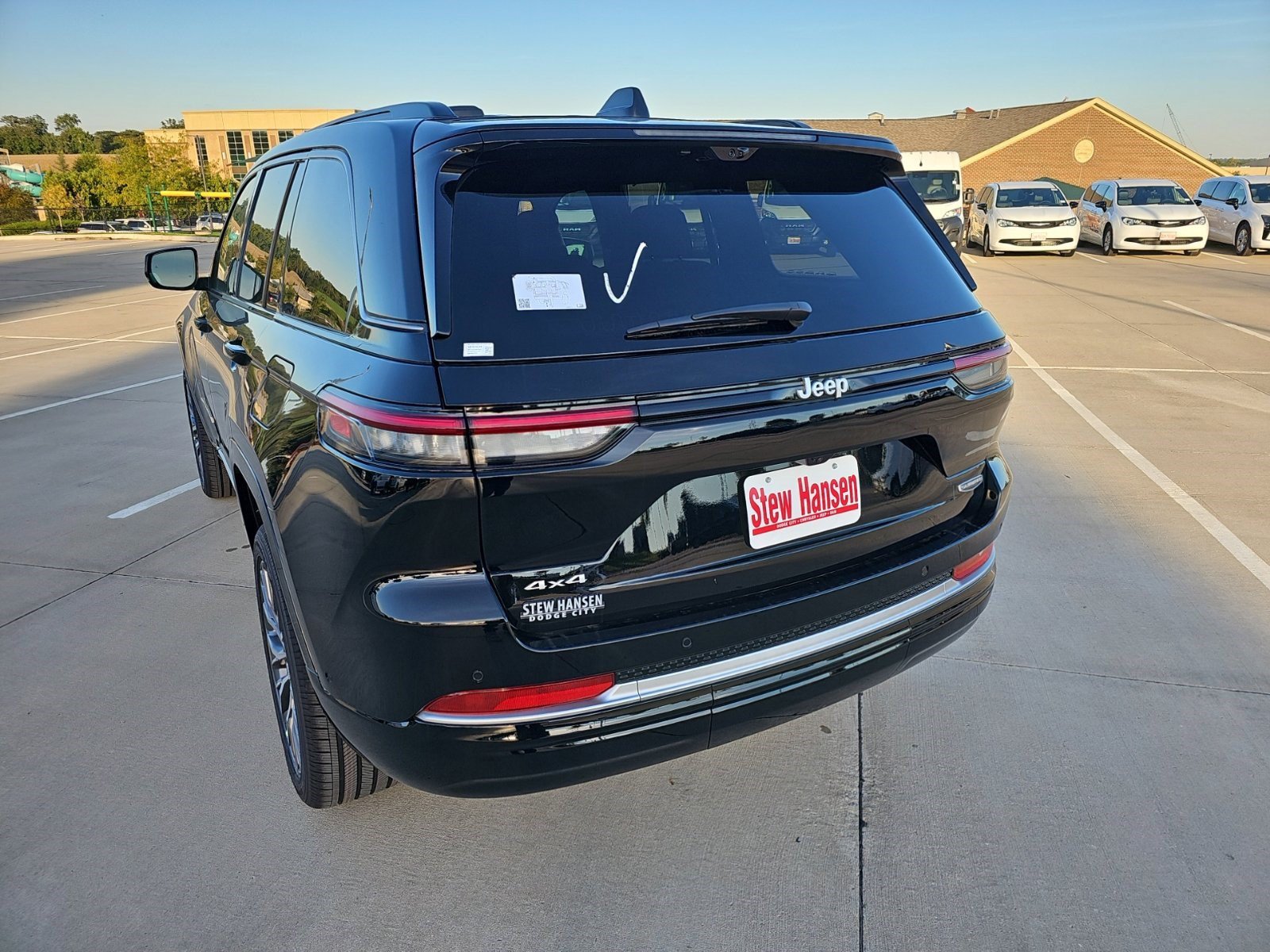 New 2027 Jeep Grand Cherokee Summit AWD/4WD image 3