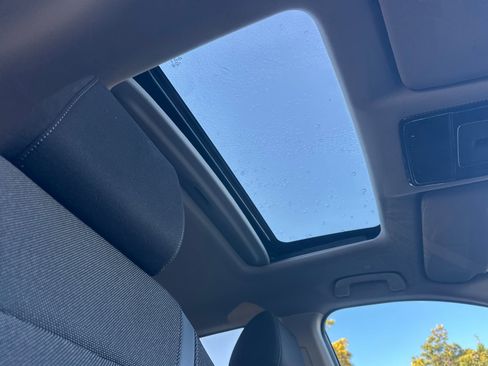 Used 2024 Honda CR-V EX image 17