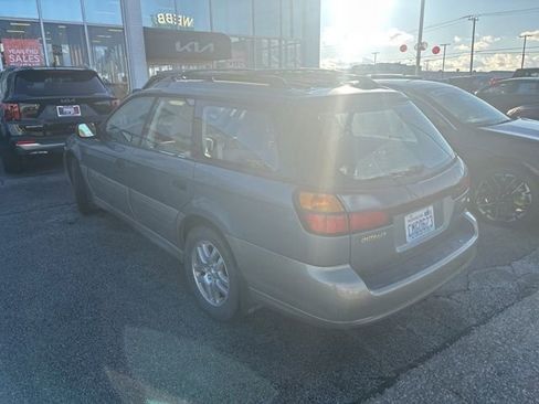 Used 2001 Subaru Outback Wagon image 5