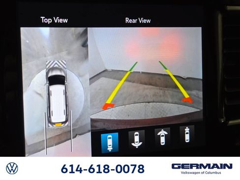 Used 2018 Chrysler Pacifica Limited w/ Tire & Wheel Group FWD image 39