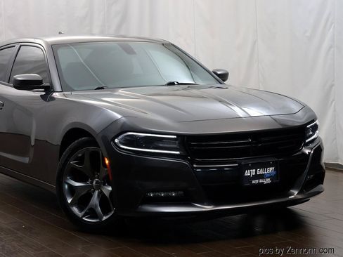 Used 2016 Dodge Charger SXT w/ Rallye Group RWD image 2