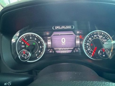 Used 2021 RAM 1500 Big Horn AWD/4WD image 3