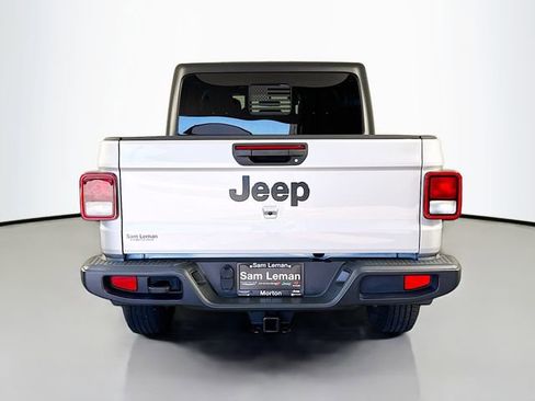Used 2022 Jeep Gladiator Sport AWD/4WD image 6