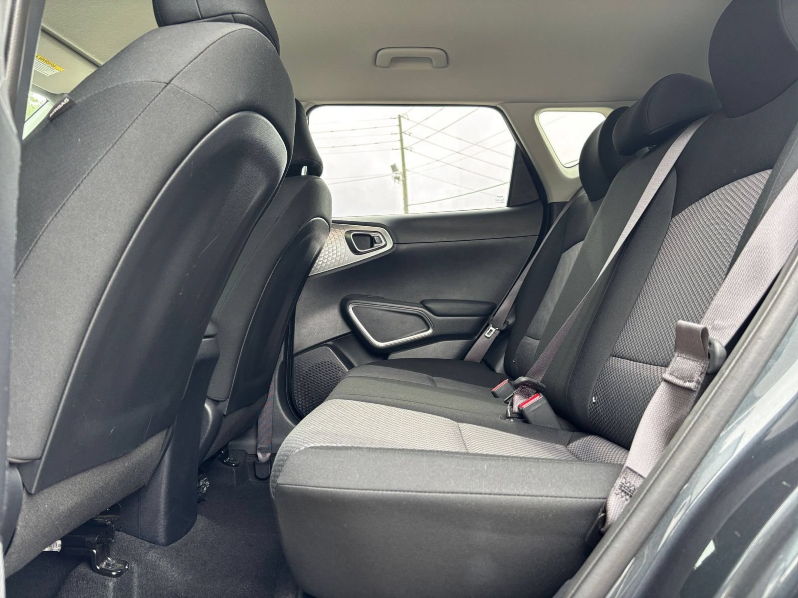 Used 2025 Kia Soul LX w/ LX Technology Package FWD image 21