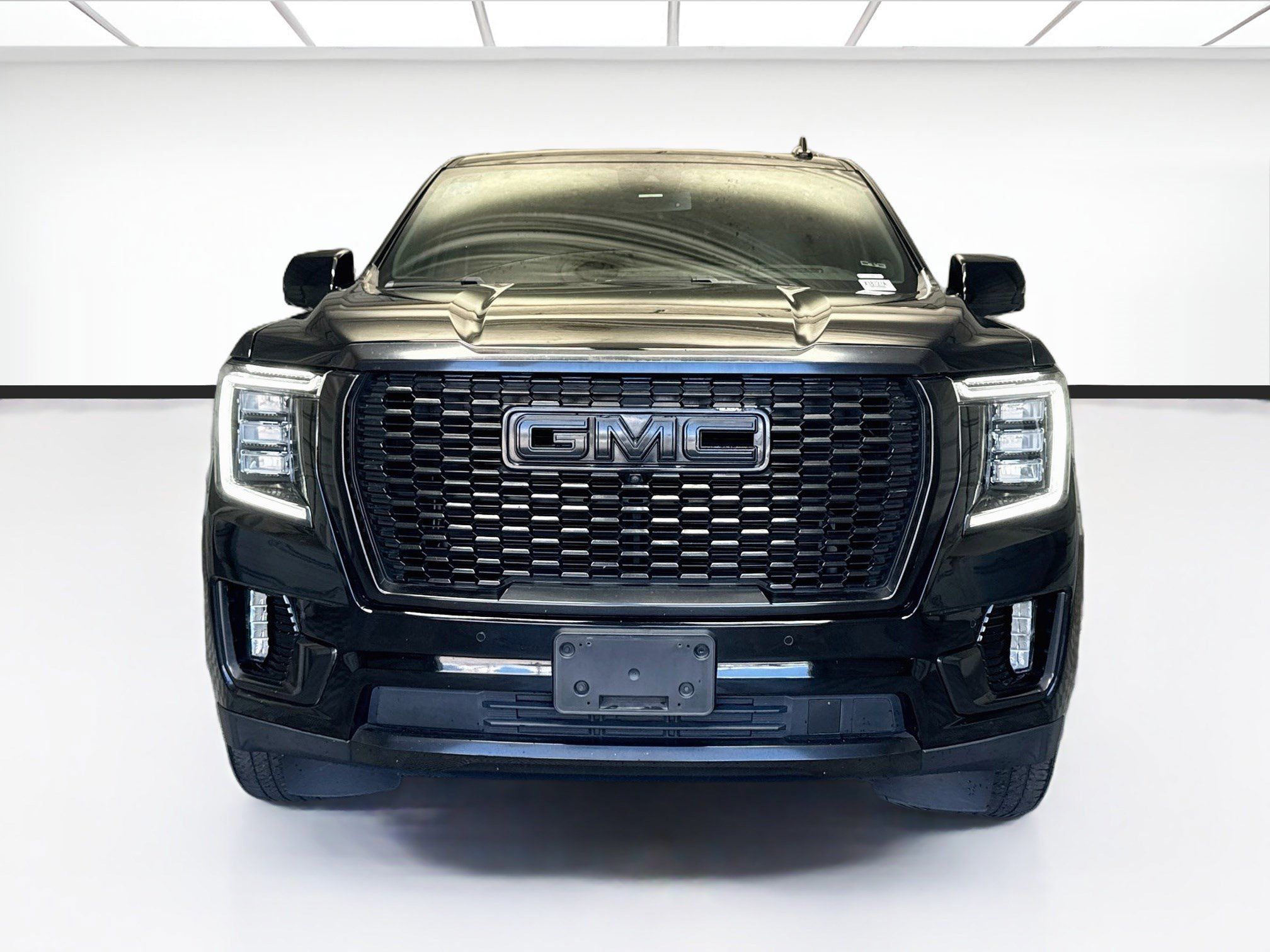 Used 2023 GMC Yukon XL Denali RWD image 2