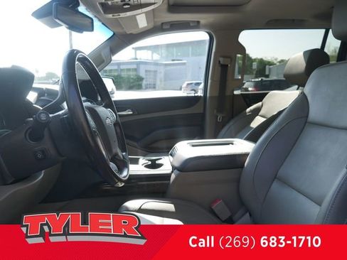 Used 2019 Chevrolet Suburban LT w/ LT Signature Package AWD/4WD image 37