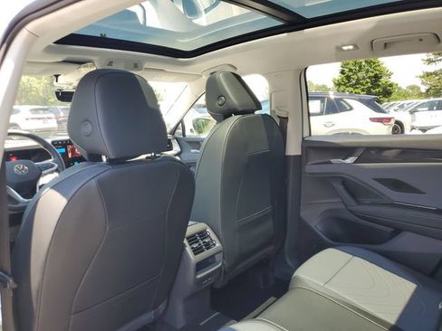 New 2026 Volkswagen Tiguan SE AWD/4WD image 11