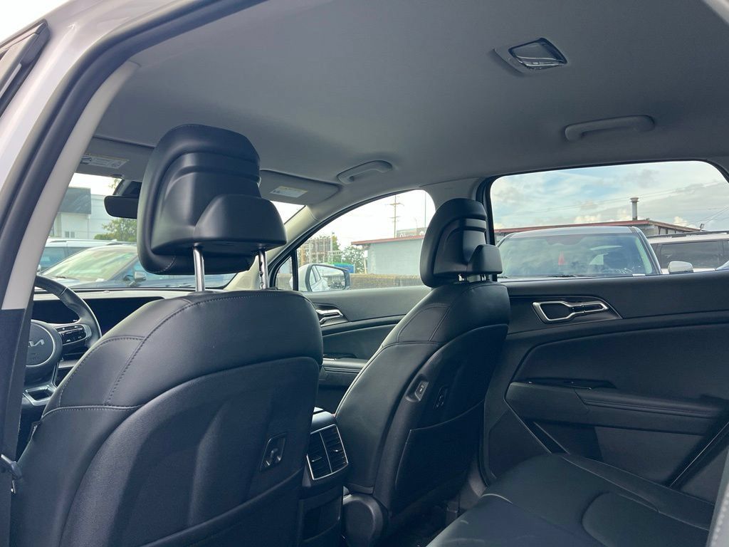 Certified 2023 Kia Sportage EX FWD image 9