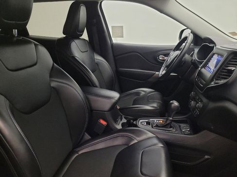 Used 2019 Jeep Cherokee Latitude Plus FWD image 21